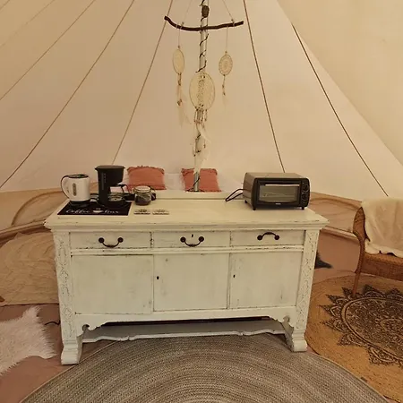Bell-tent Luna Met Uitzicht Hensbroek